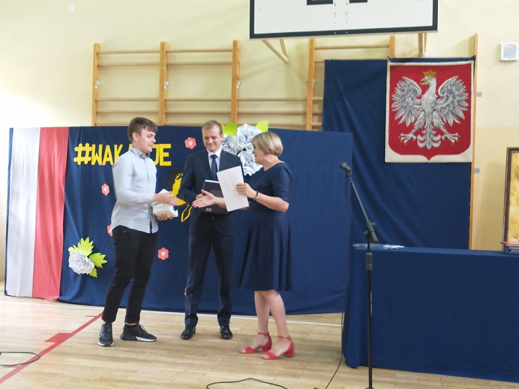 Uczniowie szkół średnich rozpoczęli wakacje! [wideo, fotogaleria]