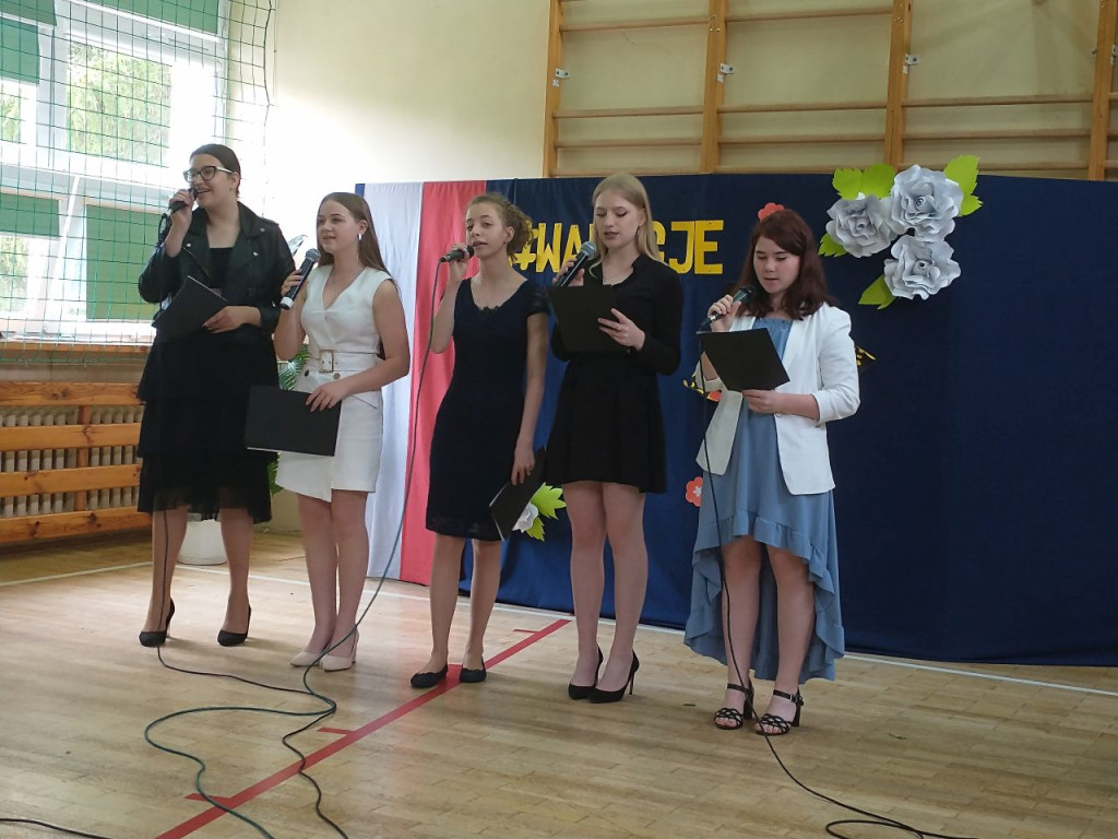 Uczniowie szkół średnich rozpoczęli wakacje! [wideo, fotogaleria]