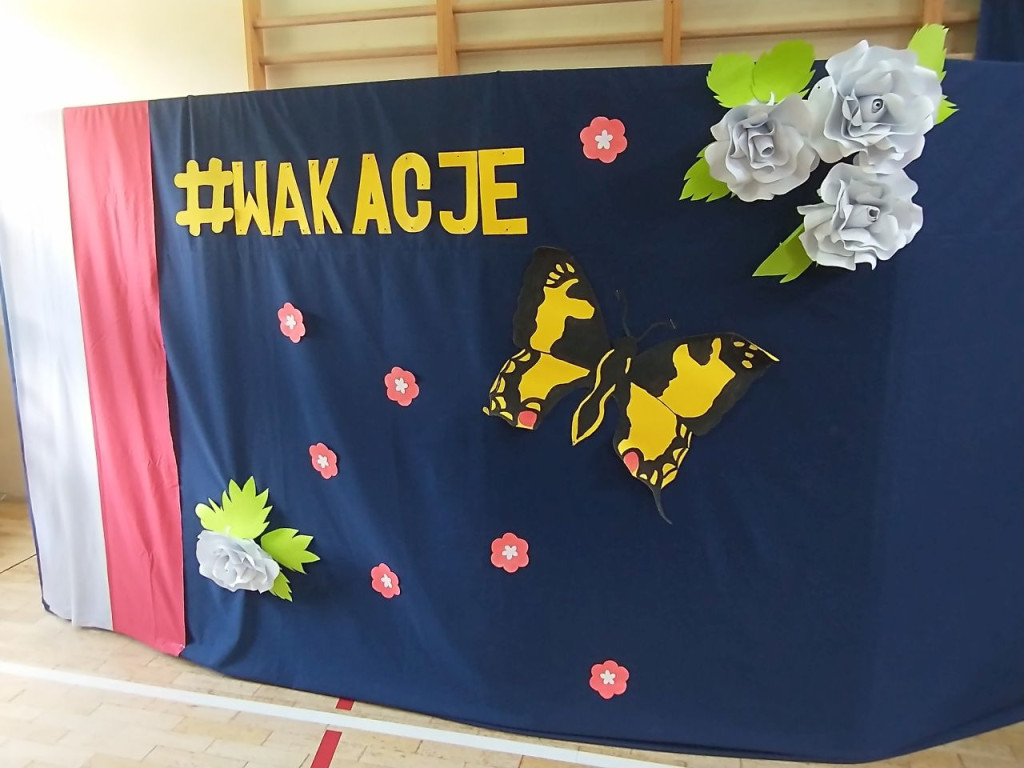 Uczniowie szkół średnich rozpoczęli wakacje! [wideo, fotogaleria]