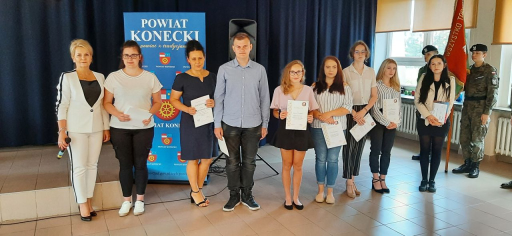 Uczniowie szkół średnich rozpoczęli wakacje! [wideo, fotogaleria]