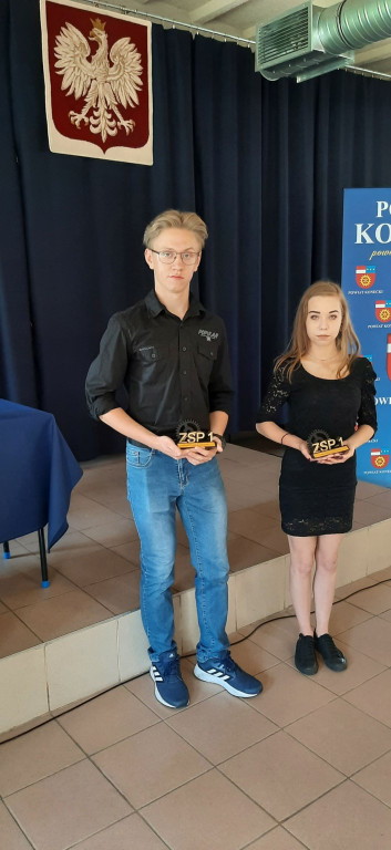 Uczniowie szkół średnich rozpoczęli wakacje! [wideo, fotogaleria]