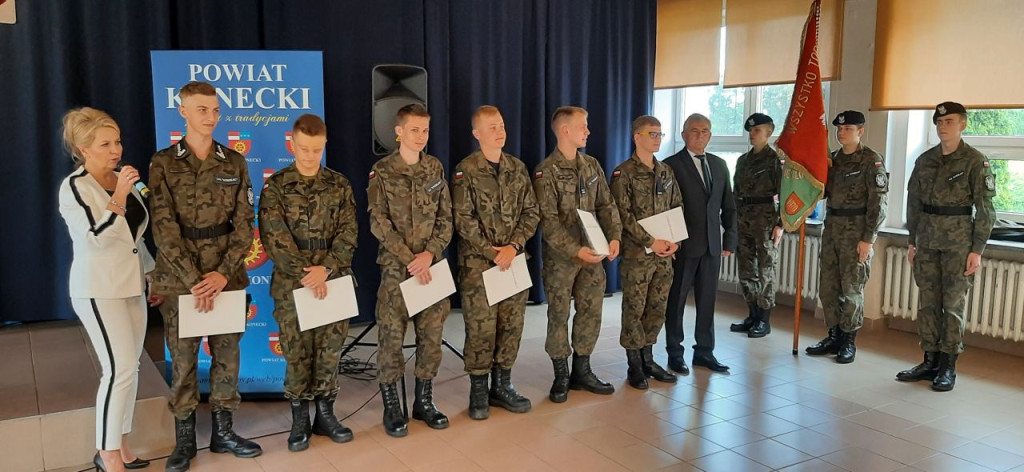 Uczniowie szkół średnich rozpoczęli wakacje! [wideo, fotogaleria]