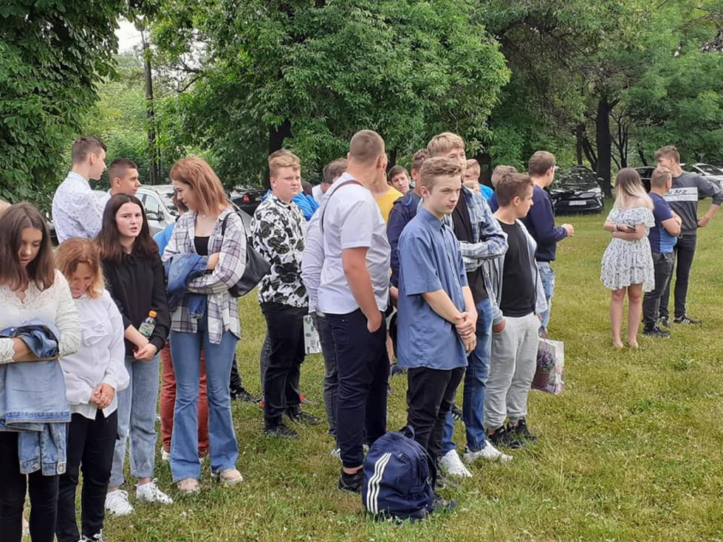 Uczniowie szkół średnich rozpoczęli wakacje! [wideo, fotogaleria]