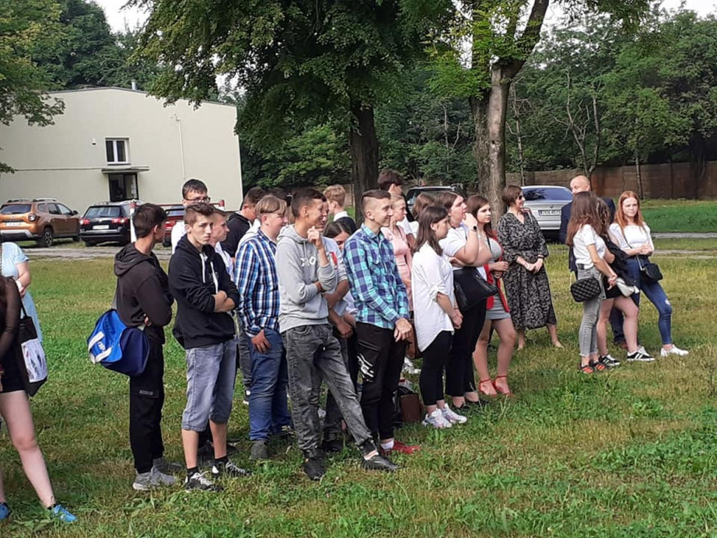Uczniowie szkół średnich rozpoczęli wakacje! [wideo, fotogaleria]