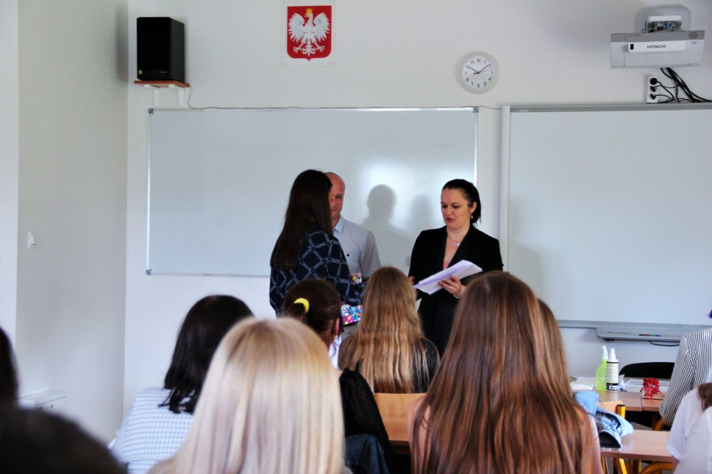 Uczniowie szkół średnich rozpoczęli wakacje! [wideo, fotogaleria]