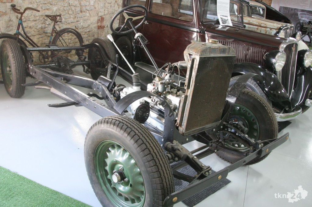 W Modliszewicach otwarto muzeum motoryzacji [wideo, zdjęcia]