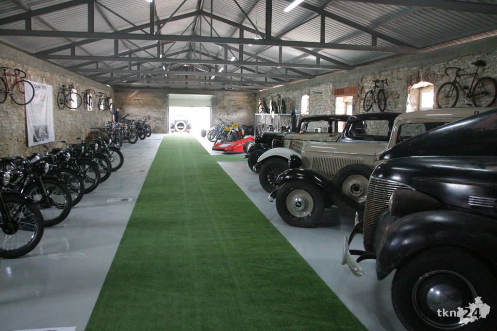 W Modliszewicach otwarto muzeum motoryzacji [wideo, zdjęcia]