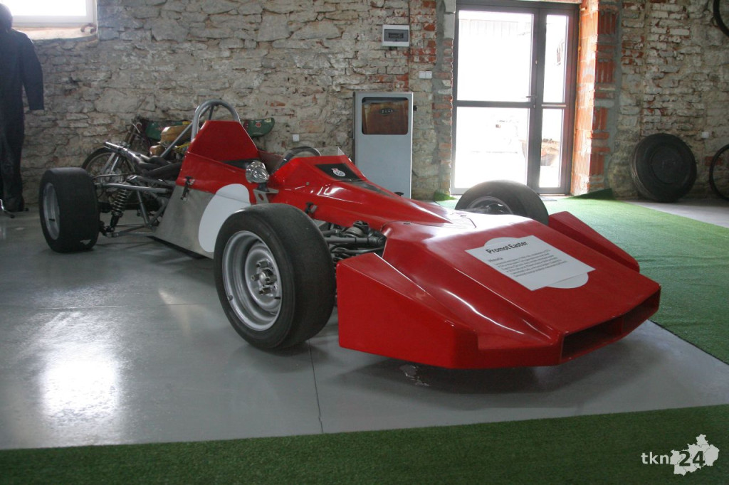 W Modliszewicach otwarto muzeum motoryzacji [wideo, zdjęcia]