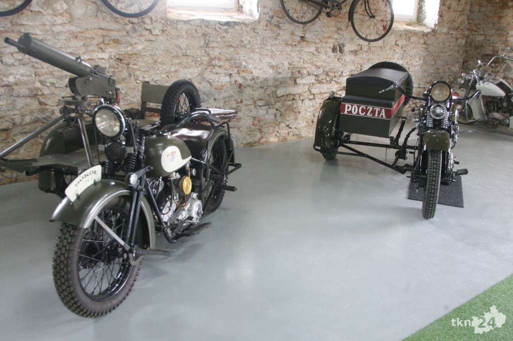 W Modliszewicach otwarto muzeum motoryzacji [wideo, zdjęcia]