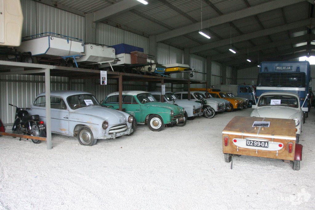 W Modliszewicach otwarto muzeum motoryzacji [wideo, zdjęcia]