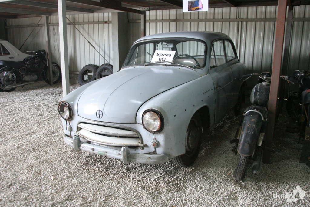 W Modliszewicach otwarto muzeum motoryzacji [wideo, zdjęcia]