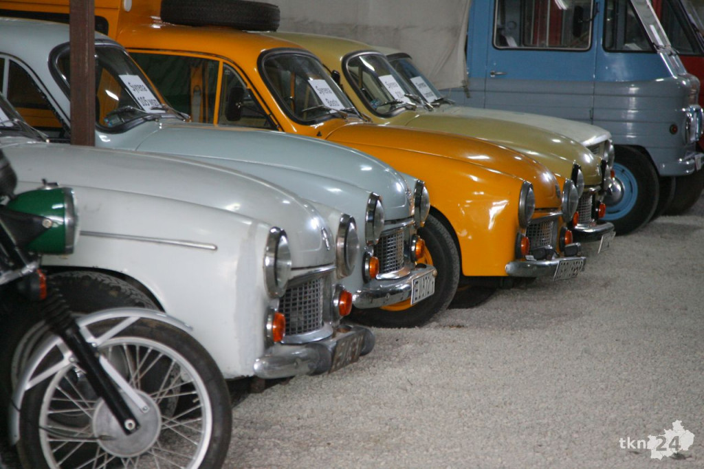 W Modliszewicach otwarto muzeum motoryzacji [wideo, zdjęcia]