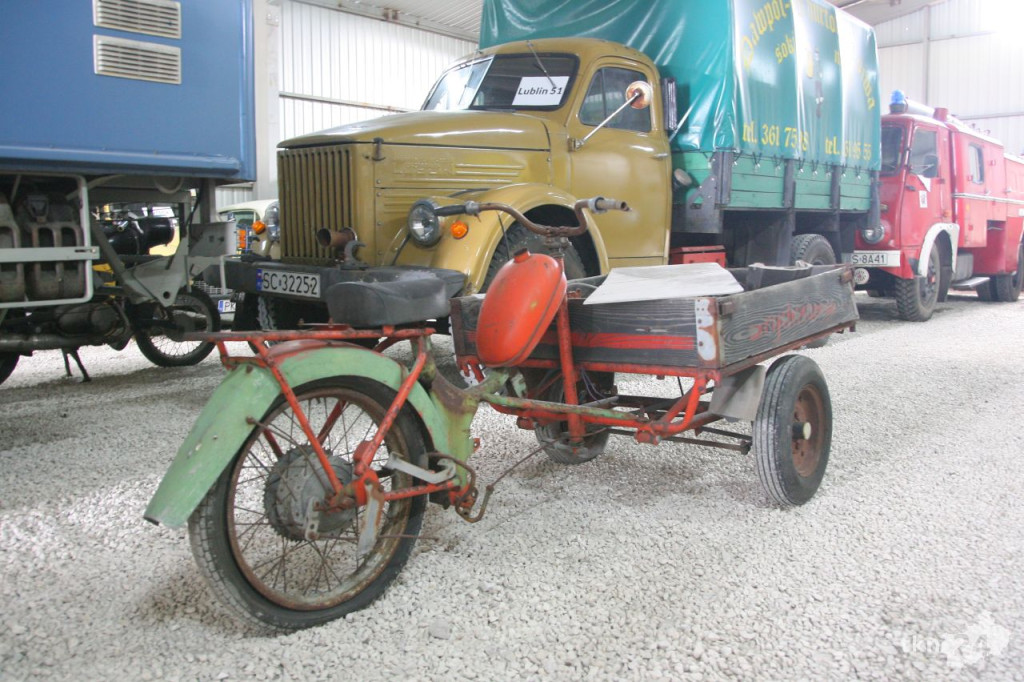 W Modliszewicach otwarto muzeum motoryzacji [wideo, zdjęcia]