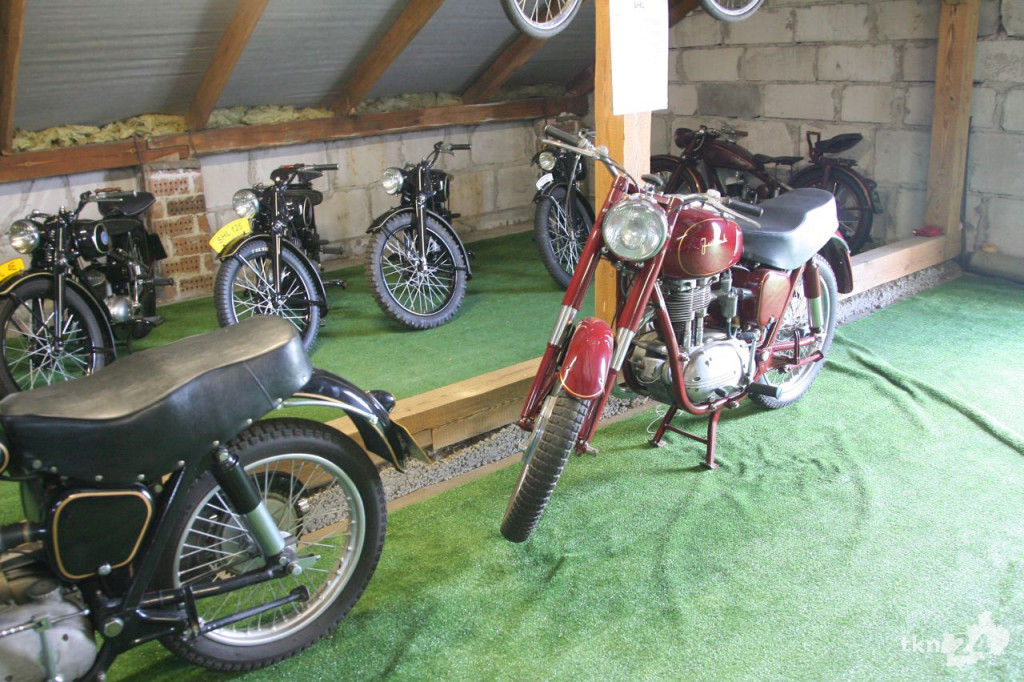 W Modliszewicach otwarto muzeum motoryzacji [wideo, zdjęcia]