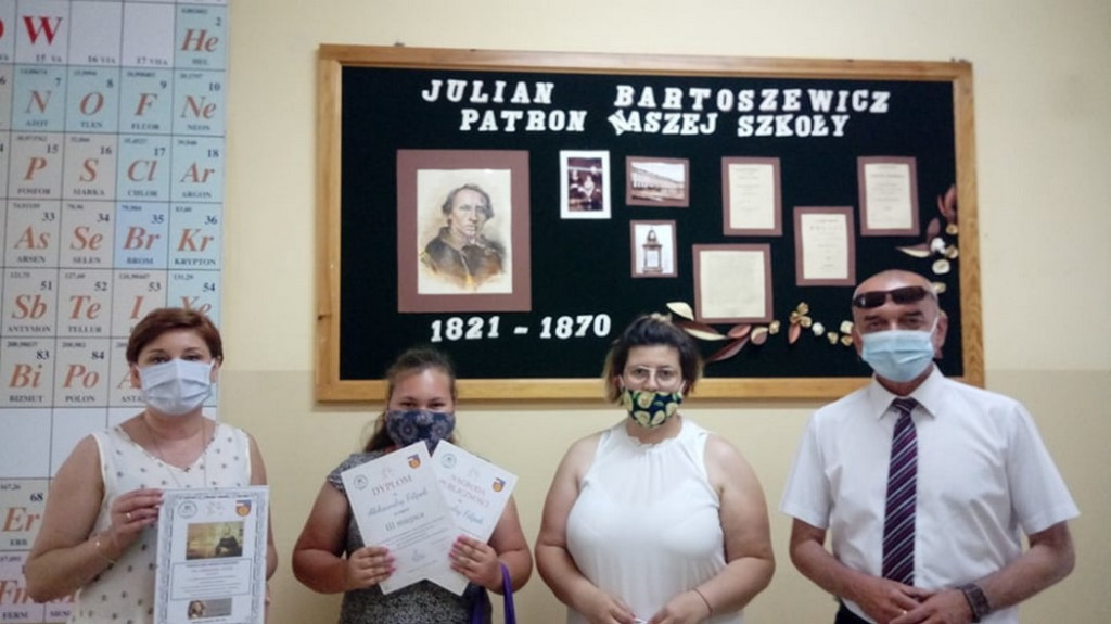 Projektowali fryzury dla postaci historycznych [zdjęcia]