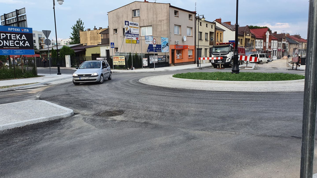 Rondo przy Ekonomiku już przejezdne [zdjęcia]