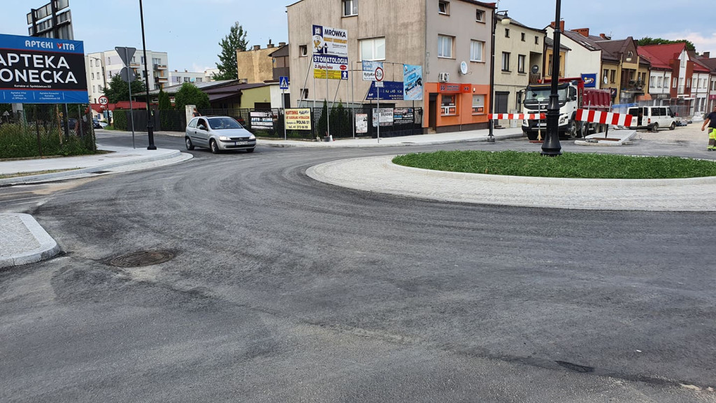 Rondo przy Ekonomiku już przejezdne [zdjęcia]