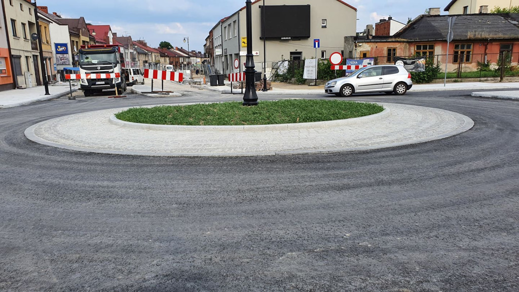 Rondo przy Ekonomiku już przejezdne [zdjęcia]