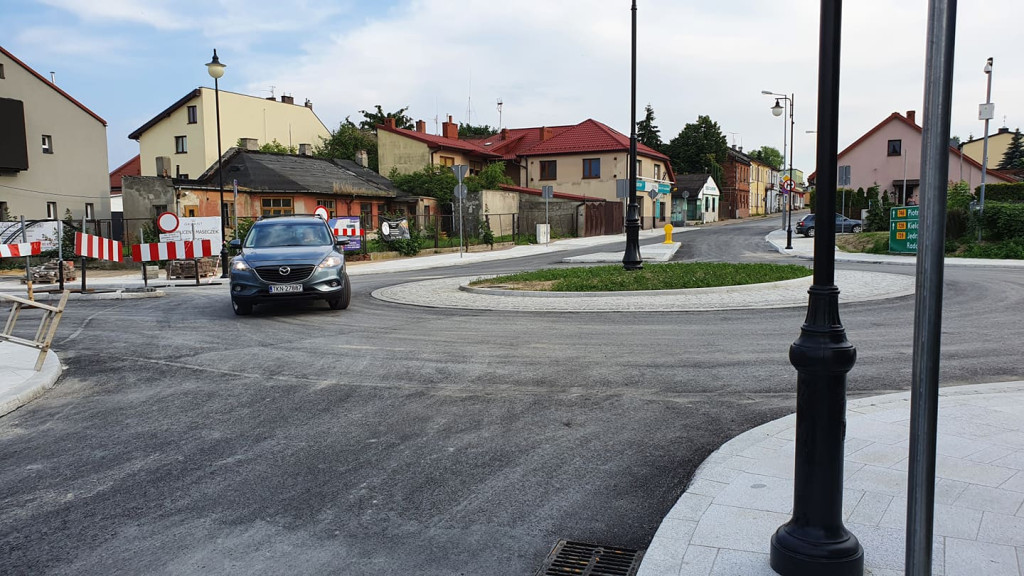 Rondo przy Ekonomiku już przejezdne [zdjęcia]
