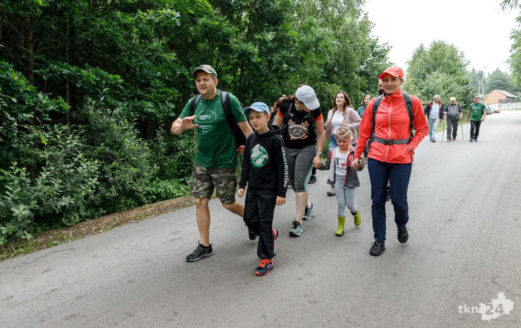Wspólnie wyruszyli na Piekielny Szlak, by zobaczyć ślady dinozaurów [fotorelacja]