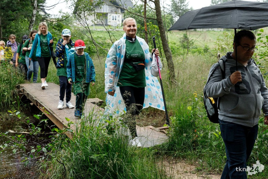 Wspólnie wyruszyli na Piekielny Szlak, by zobaczyć ślady dinozaurów [fotorelacja]