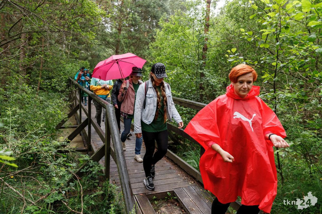 Wspólnie wyruszyli na Piekielny Szlak, by zobaczyć ślady dinozaurów [fotorelacja]