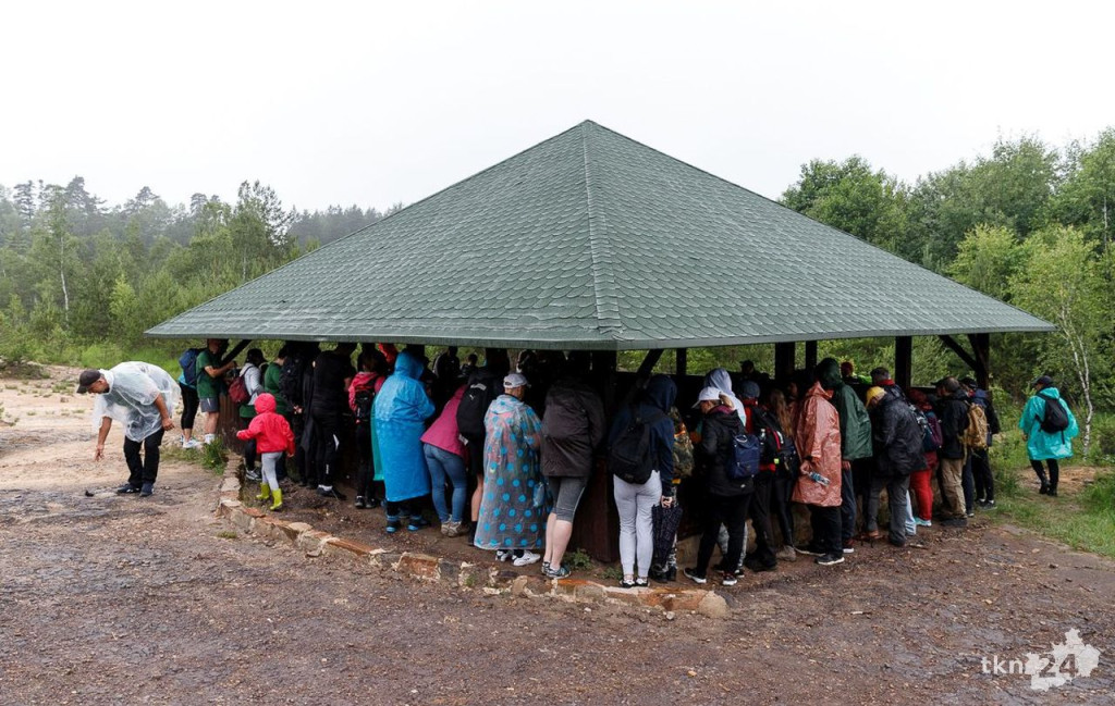 Wspólnie wyruszyli na Piekielny Szlak, by zobaczyć ślady dinozaurów [fotorelacja]