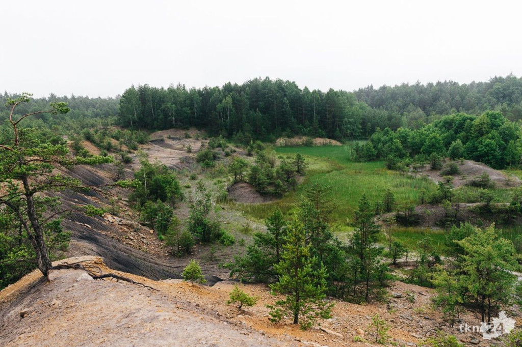 Wspólnie wyruszyli na Piekielny Szlak, by zobaczyć ślady dinozaurów [fotorelacja]