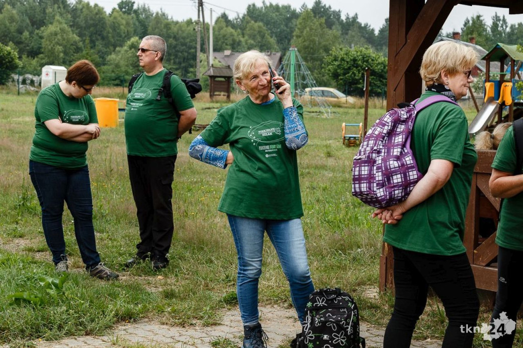 Wspólnie wyruszyli na Piekielny Szlak, by zobaczyć ślady dinozaurów [fotorelacja]