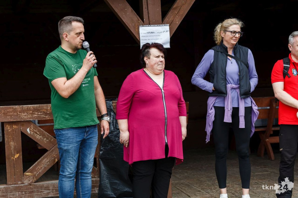 Wspólnie wyruszyli na Piekielny Szlak, by zobaczyć ślady dinozaurów [fotorelacja]