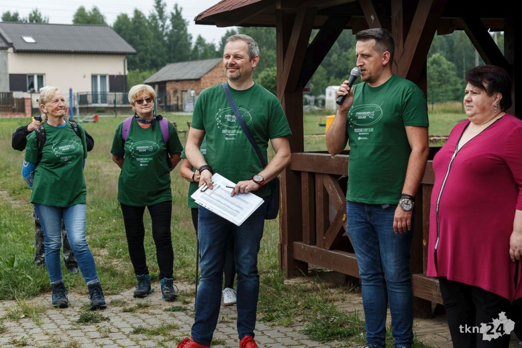 Wspólnie wyruszyli na Piekielny Szlak, by zobaczyć ślady dinozaurów [fotorelacja]