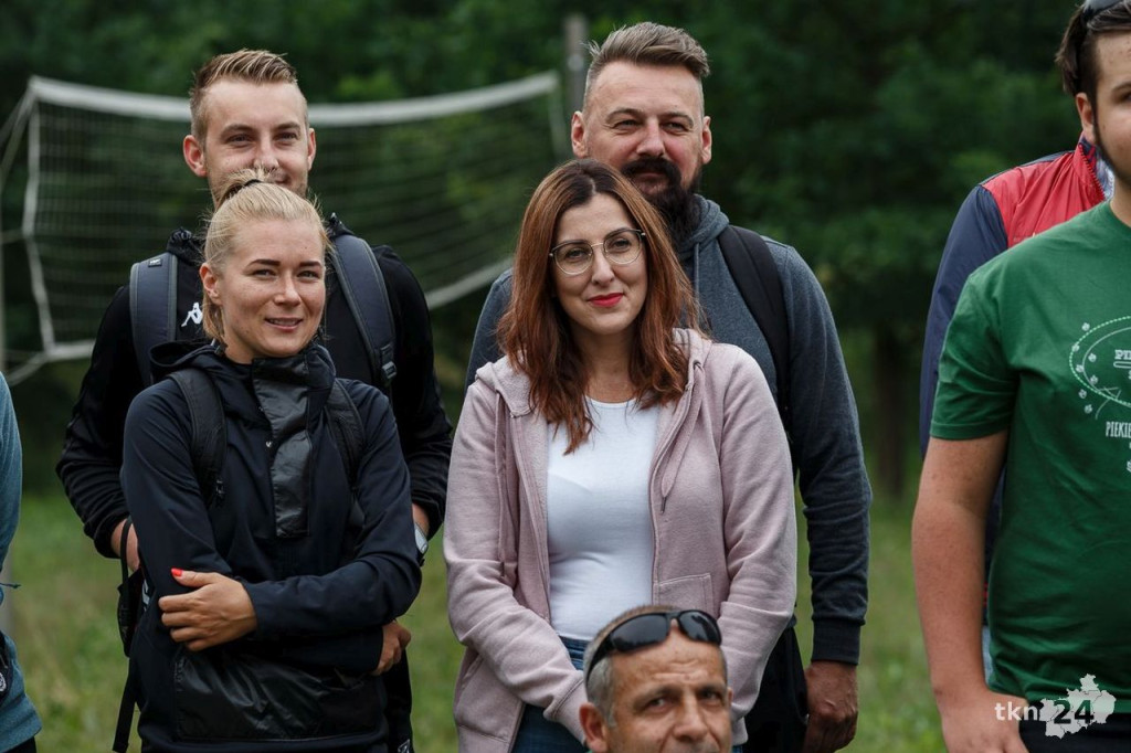 Wspólnie wyruszyli na Piekielny Szlak, by zobaczyć ślady dinozaurów [fotorelacja]