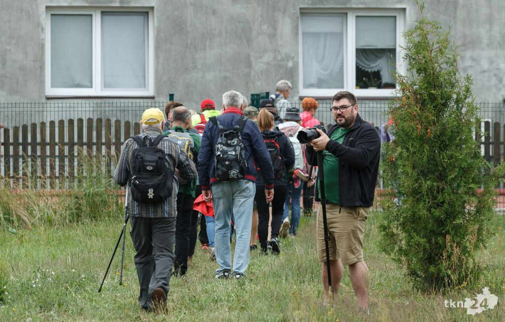 Wspólnie wyruszyli na Piekielny Szlak, by zobaczyć ślady dinozaurów [fotorelacja]