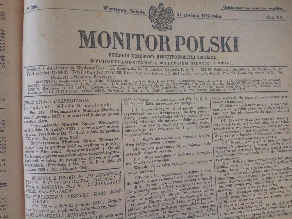 Znakomicie zachowany `Monitor Polski` znaleziony w remontowanych murach