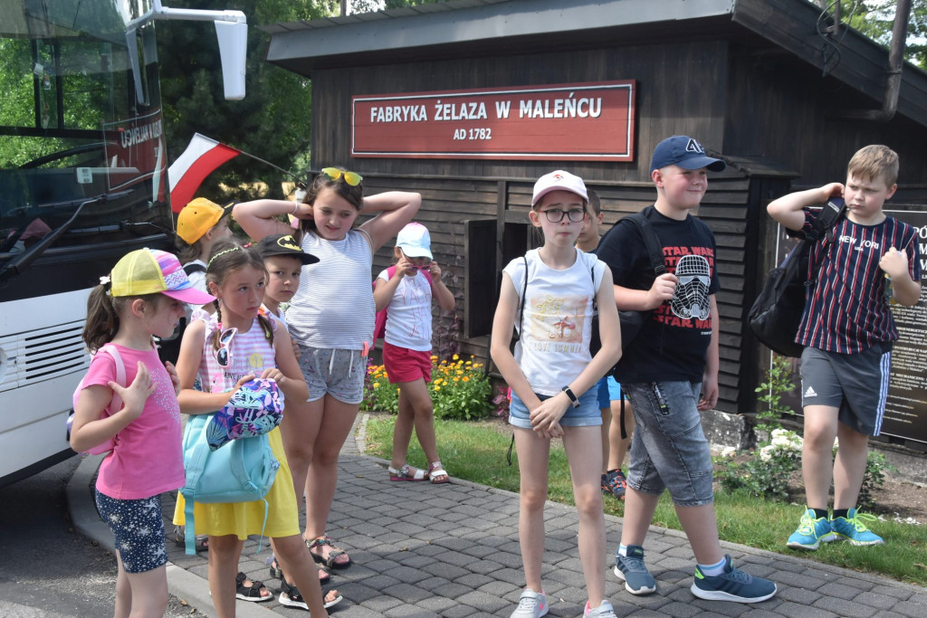 Bawili się i wykuwali gwoździe. Fotorelacja z I turnusu Wakacyjnego Klubu Dziecka