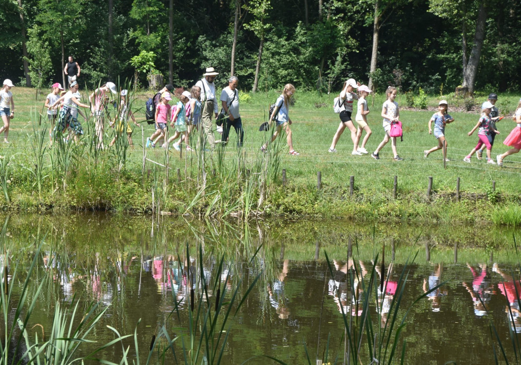 Bawili się i wykuwali gwoździe. Fotorelacja z I turnusu Wakacyjnego Klubu Dziecka