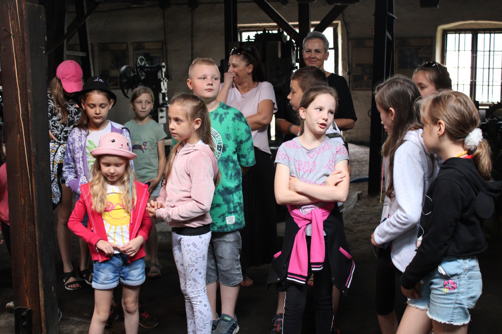 Bawili się i wykuwali gwoździe. Fotorelacja z I turnusu Wakacyjnego Klubu Dziecka