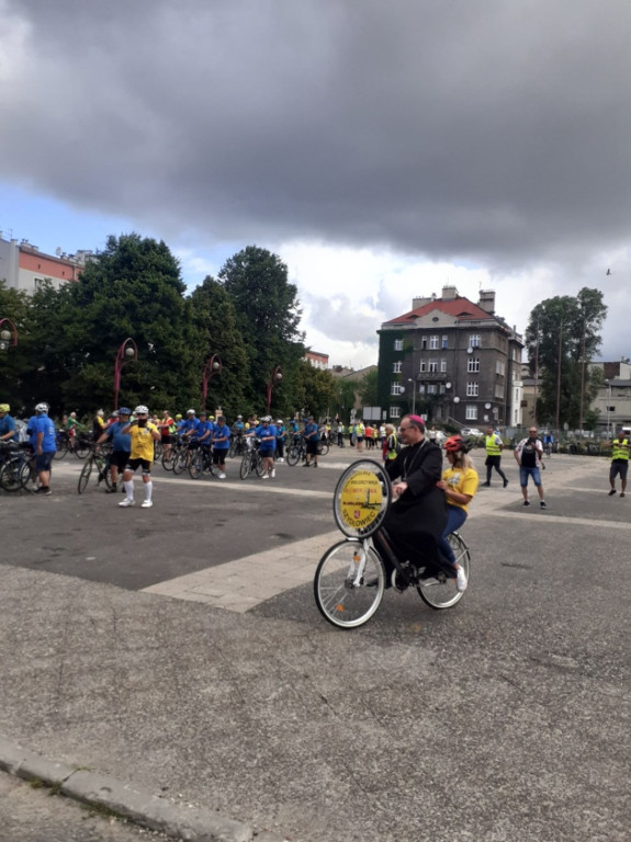 Po raz czwarty pojechali rowerami na Jasną Górę z Modliszewic [zdjęcia]