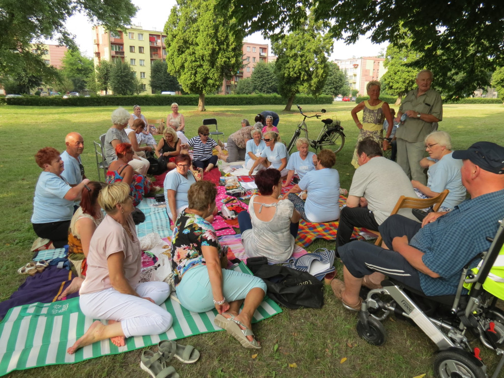 Seniorzy chcą być aktywni. Zapraszają na pikniki w Parku [zdjęcia]