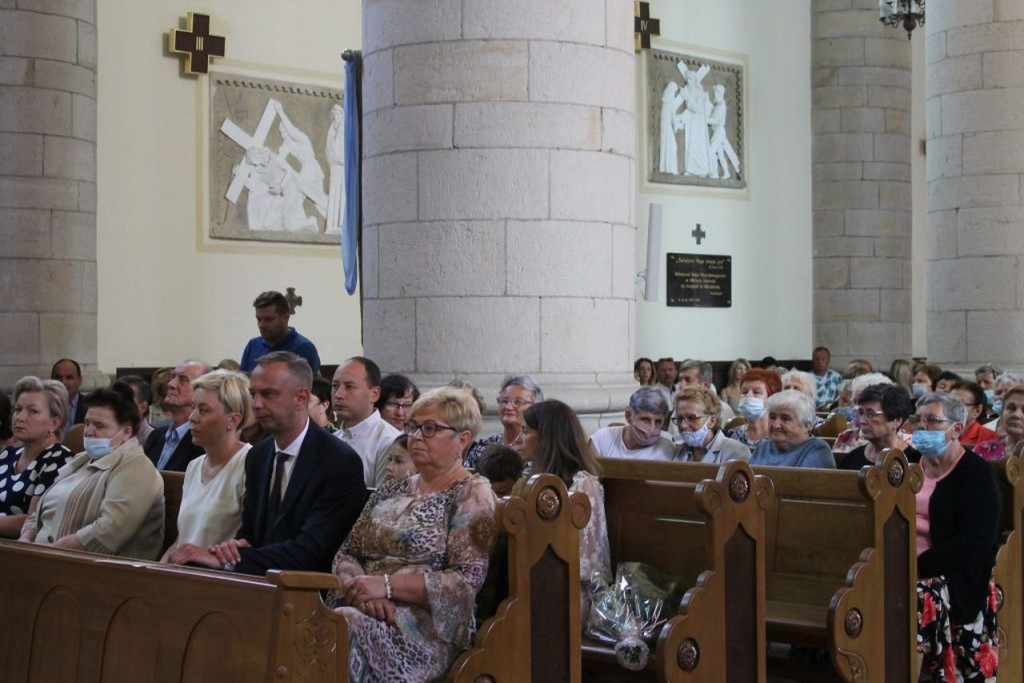 Wierni z Miedzierzy powitali nowego proboszcza i wikariusza [zdjęcia]