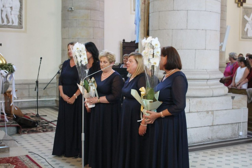 Wierni z Miedzierzy powitali nowego proboszcza i wikariusza [zdjęcia]