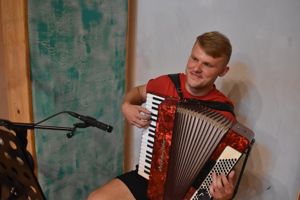 `Melodie Piekielnego Szlaku`. Niezwykły projekt na ludowo! [wideo, zdjęcia]