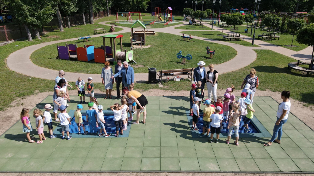 Przedszkolaki zainaugurowały działanie trampolin w Jordanie [wideo, zdjęcia]
