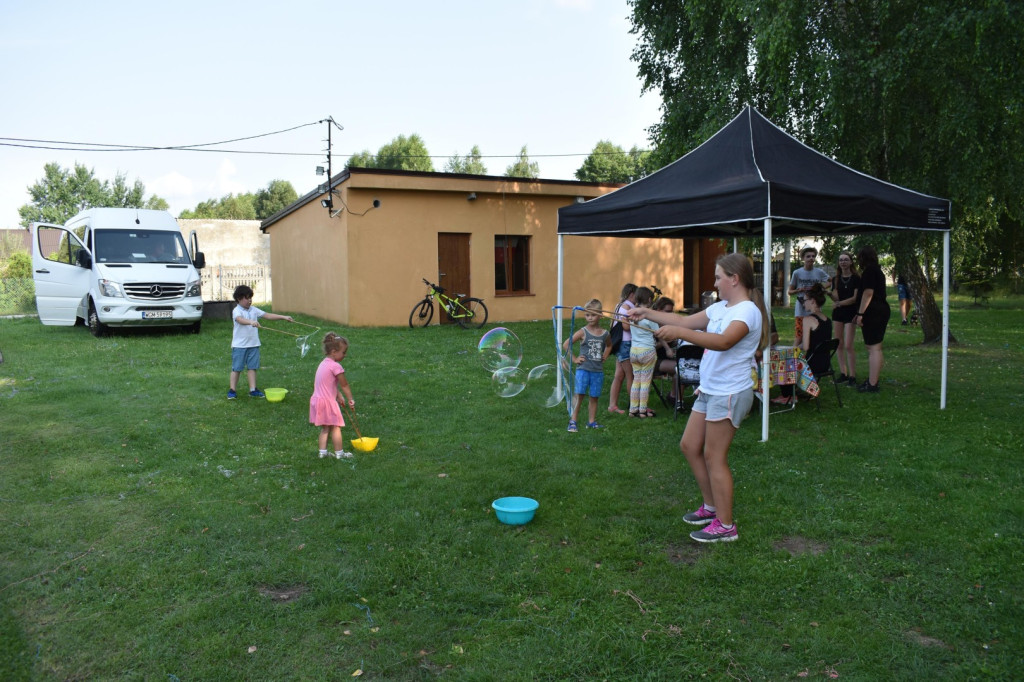 Udana zabawa na festynie rodzinnym w Bębnowie [zdjęcia]