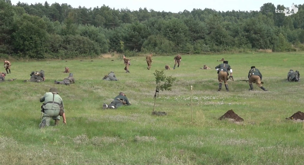 Rekonstrukcje i ułańskie święto w Białym Ługu [wideo, zdjęcia]