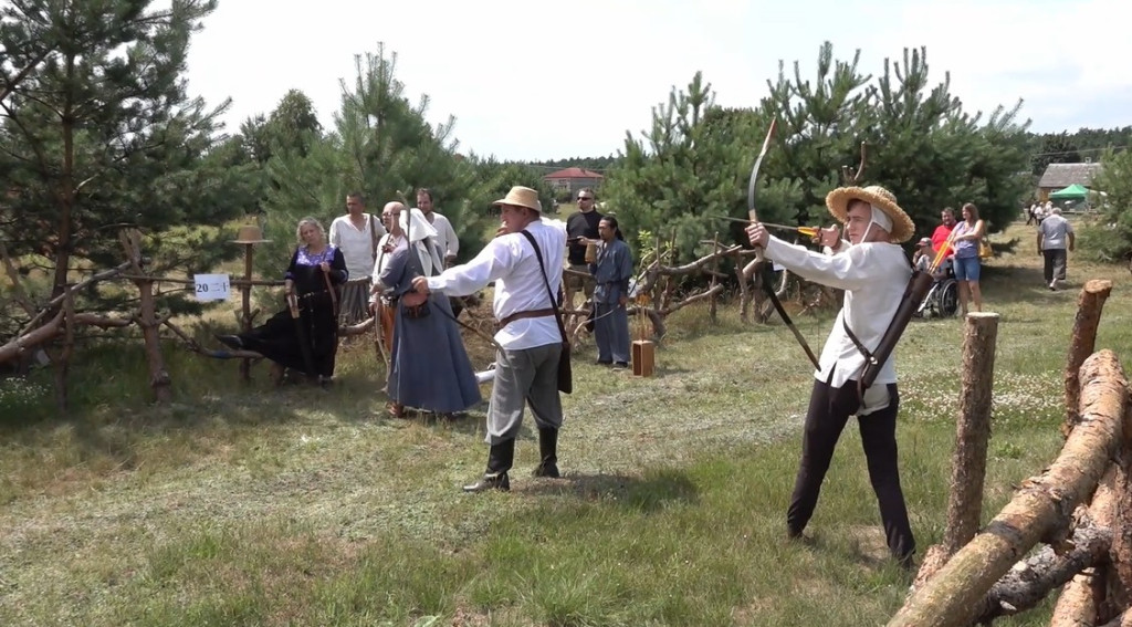 Tor łucznicy w Gustawowie już działa. Na start historyczne zawody [wideo, zdjęcia]