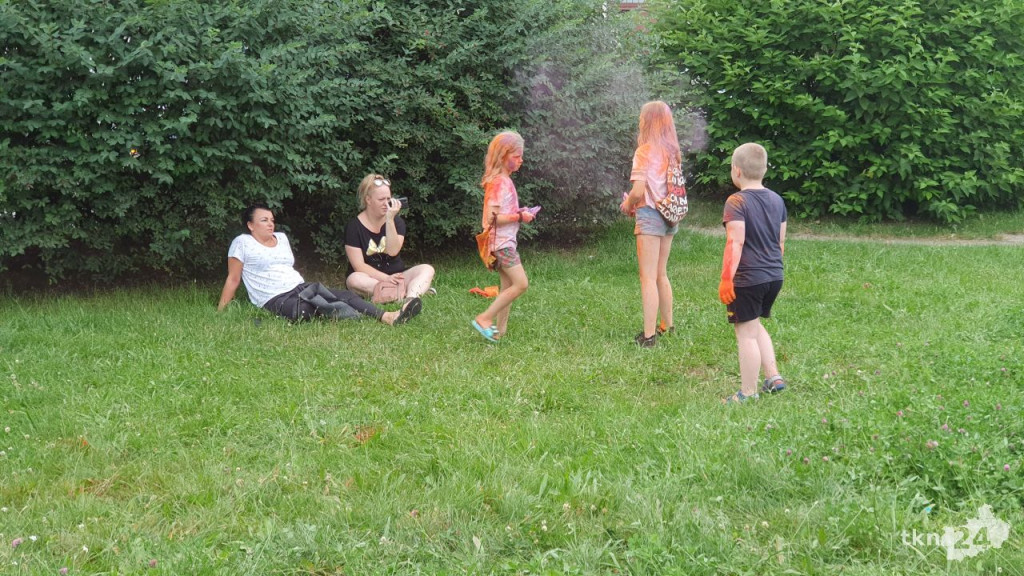 Kolorowo w Końskich! Świetna zabawa podczas festiwali baniek i kolorów [wideo, zdjęcia]