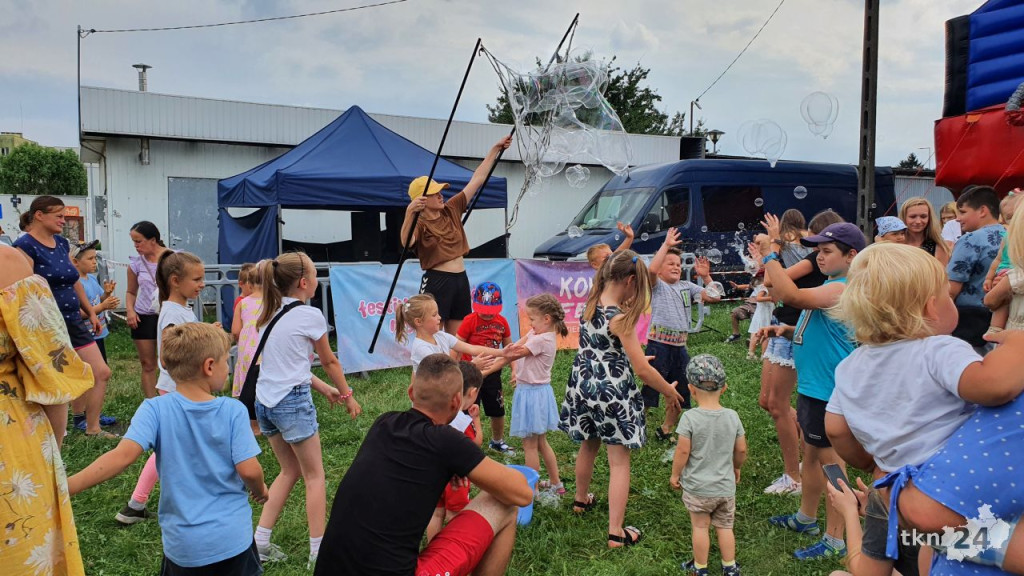 Kolorowo w Końskich! Świetna zabawa podczas festiwali baniek i kolorów [wideo, zdjęcia]