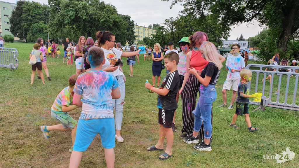 Kolorowo w Końskich! Świetna zabawa podczas festiwali baniek i kolorów [wideo, zdjęcia]