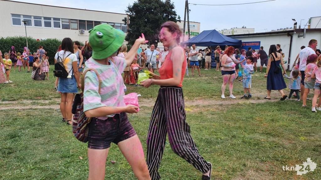 Kolorowo w Końskich! Świetna zabawa podczas festiwali baniek i kolorów [wideo, zdjęcia]